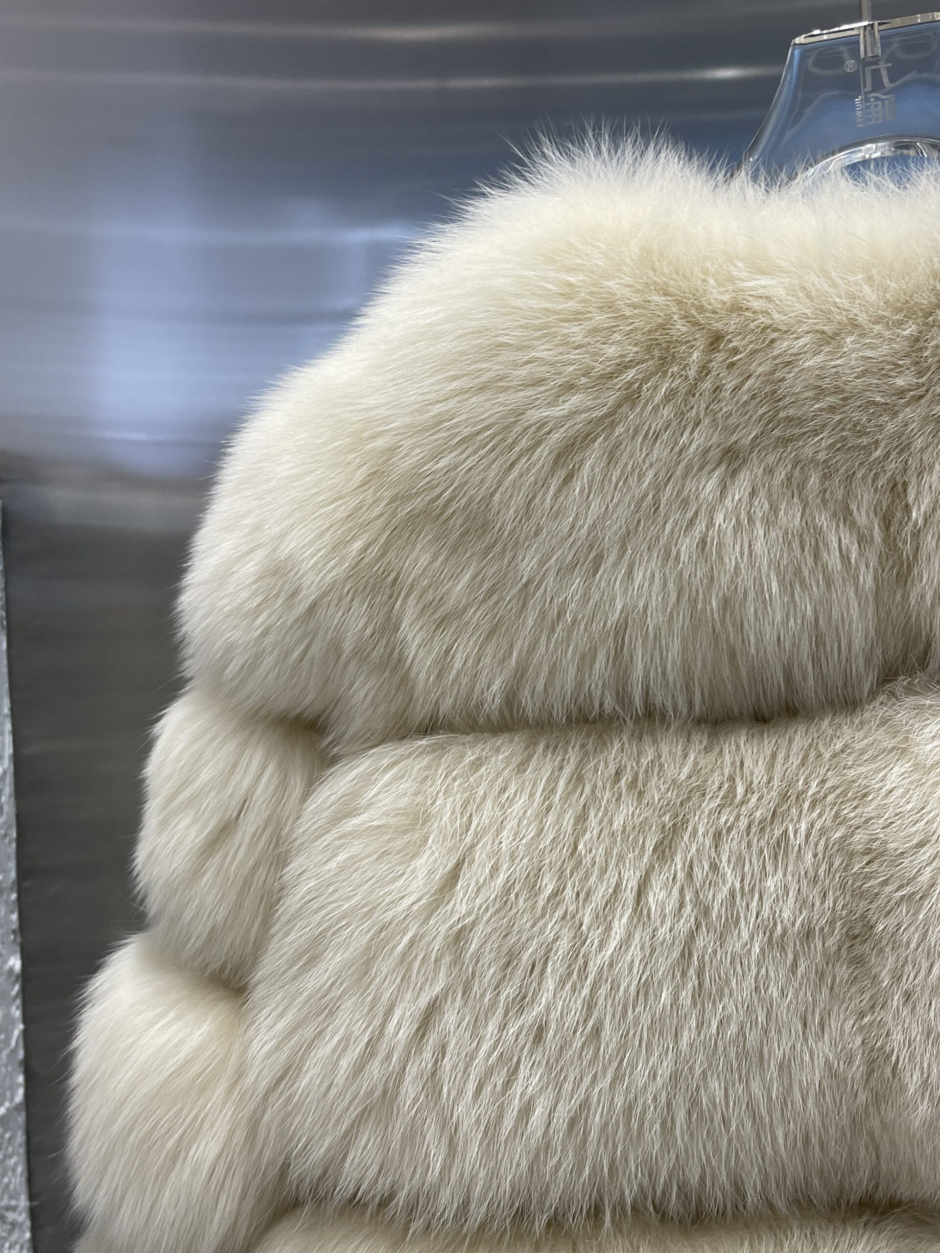 Short Female Winter Fashion Fur Jacket Natural Soft fox Fur Jackets Beige Women fox Fur Coat - Image 3